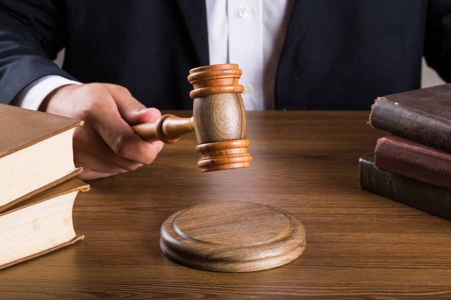 深圳劳动纠纷律师：起诉老板拖欠工资所需证据全解析
